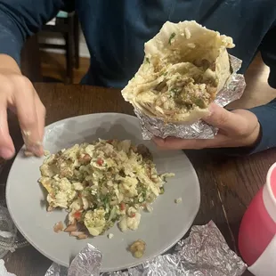 Supposed to be a Chile verde burrito more like cold cheese and onion