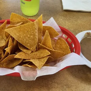 Gave me complimentary chips and refried beans. Maybe because I dined in?