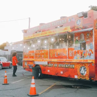 Wide shot of where you order.