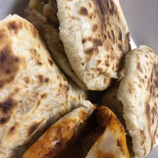 Gorditas de chicharrón and guisado