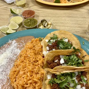 Chorizo taco plate