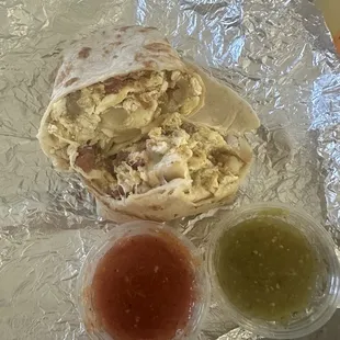 Bacon Egg &amp; potato breakfast burrito