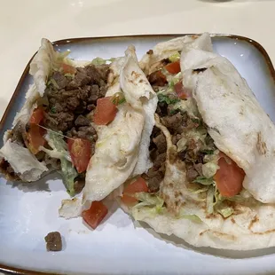 I asked for asada with no lettuce or tomato and asked for cheese on the side.