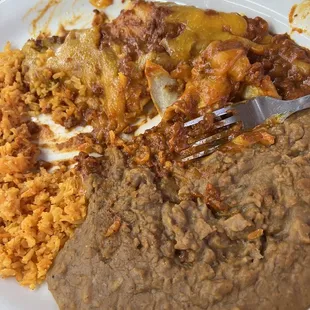 a plate of mexican food