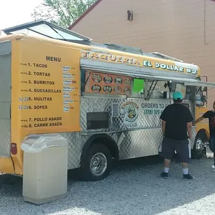 A must try Mexican food truck