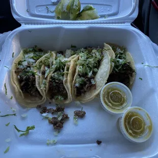 Pequeñitos tacos de asada,  sabrosos