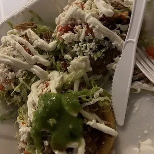 Sopes carnitas