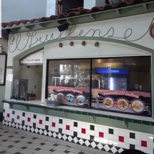 Love there new food picture's in there windows.  And all there new drinks they've added to there menu, Jarritos are a must with Tacos