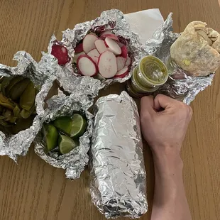 Grande burrito - Tripas and pastor mixto