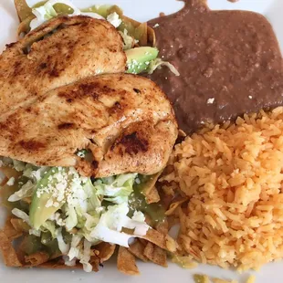 Chilaquiles con pollo y salsa verde. Que rico!!