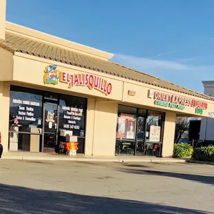 ramen and noodles, outside