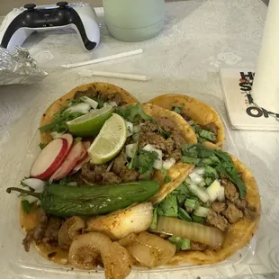 Tacos de carne asada
