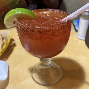 a close up of a margarita