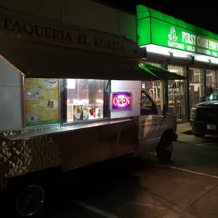 a food truck at night