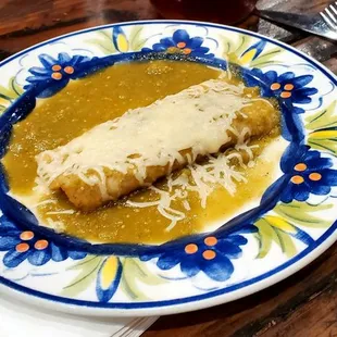 My friend's plate of enchilada à la carte, with verde sauce.