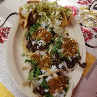 Tacos Dorados y tacos de asada