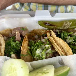 Lengua, Cabeza and Cachete tacos.