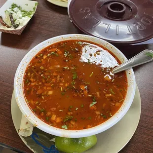 Menudo con tortilla hecha a mano