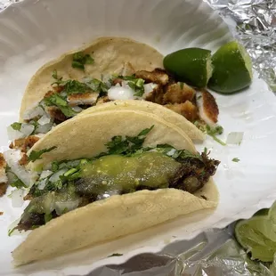 Taco de pollo y barbacoa .. my favorite