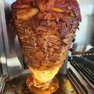 Carne alpastor todo fresco el servicio que les damos a los clientes que todo se cuese al momento