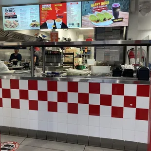 I like the open viewable prep counter!