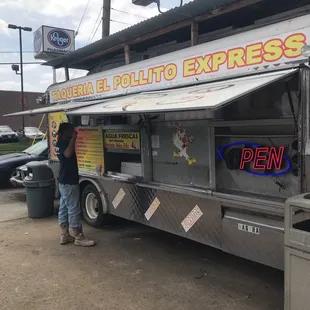 Taco truck in the shell station parking lot. Parking is a little tight!