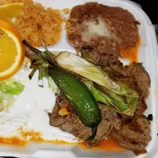 Carne a la Tlampiquena plate