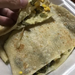 Cheese Quesadilla con Rajas con Crema