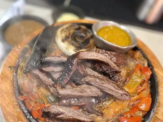 El Camino Comida & Bar