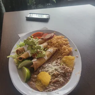 Taquitos Plato