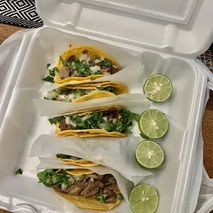 Mini tacos de lengua