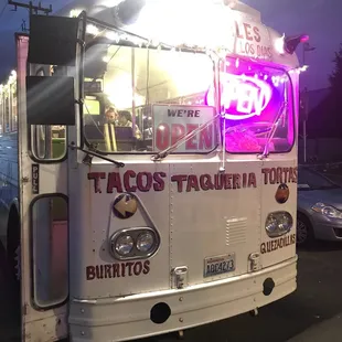 a taqueria truck at night