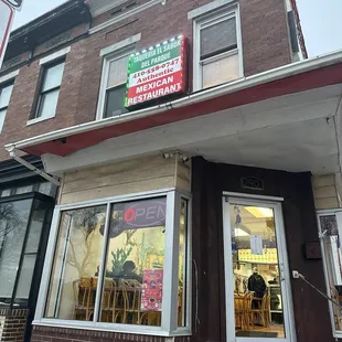 the outside of a restaurant