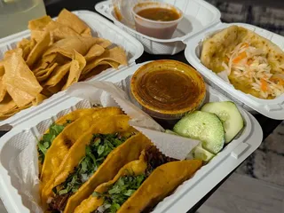 Ponchos Tacos