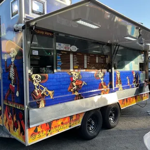 Posted up in Crestline across from McDonalds!