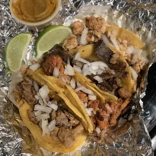 Barbacoa, pastor, pollo &amp; fajita tacos