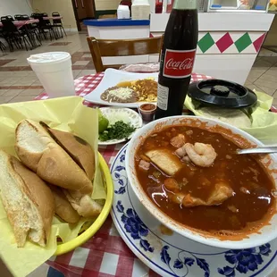 Caldo de Pescado y Camaron