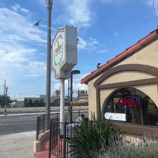 a view of the outside of a restaurant
