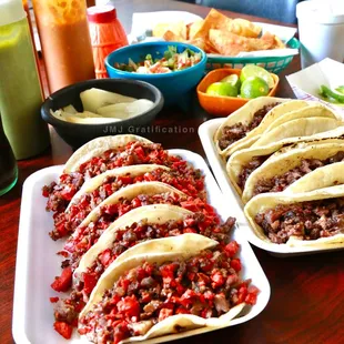 Orden de Carne Asada &amp; Salchicha para asar Tacos
 Picture By JMJ Gratification