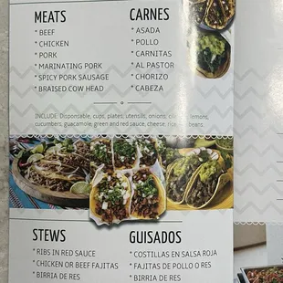 Tacos de asada y pastor y carnitas, cebollas asadas y chiles asados y sus ricas salsas