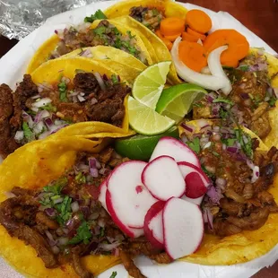 Tacos: 2 al pastor, 1ea lengua, tripas, cabeza, chili verde
