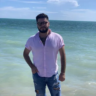 Luis R.