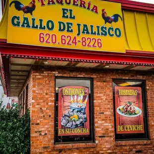 I&apos;m working on a project in this small town, the locals highly recommended this restaurant, I&apos;m about to find out why.