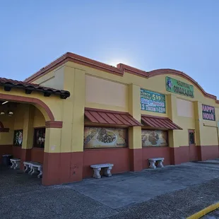 the outside of the restaurant