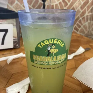 Agua de piña