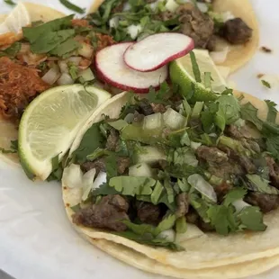 Asada and pollo tacos