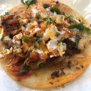 Taco de Carne Asada con todo +crema