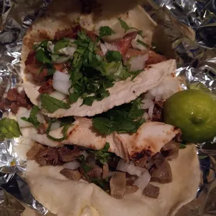 Lengua, tripe, carne asada