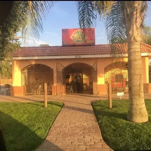 the entrance to the restaurant