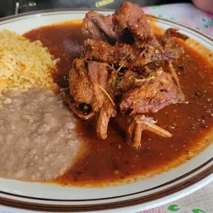 Cordoniz En Salsa Roja